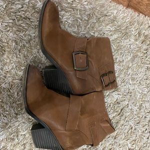 Lucky Brand Tommie booties size 7.5 Women Shoes